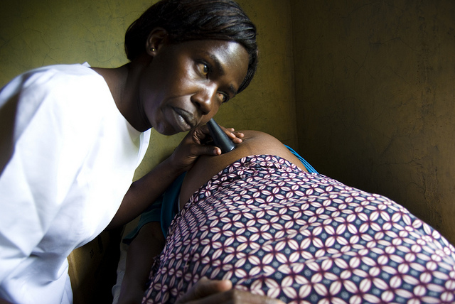 A nurse listens to the heartbeat of a fetus at a clinic in western Kenya. Photo credit: Flickr Creative Commons/ UNDP